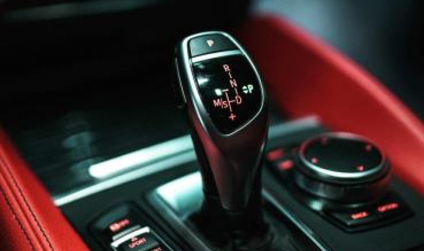 Cambio manuale o automatico? Differenza, consumi e prestazioni